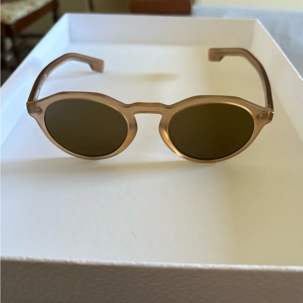 Burberry round frame